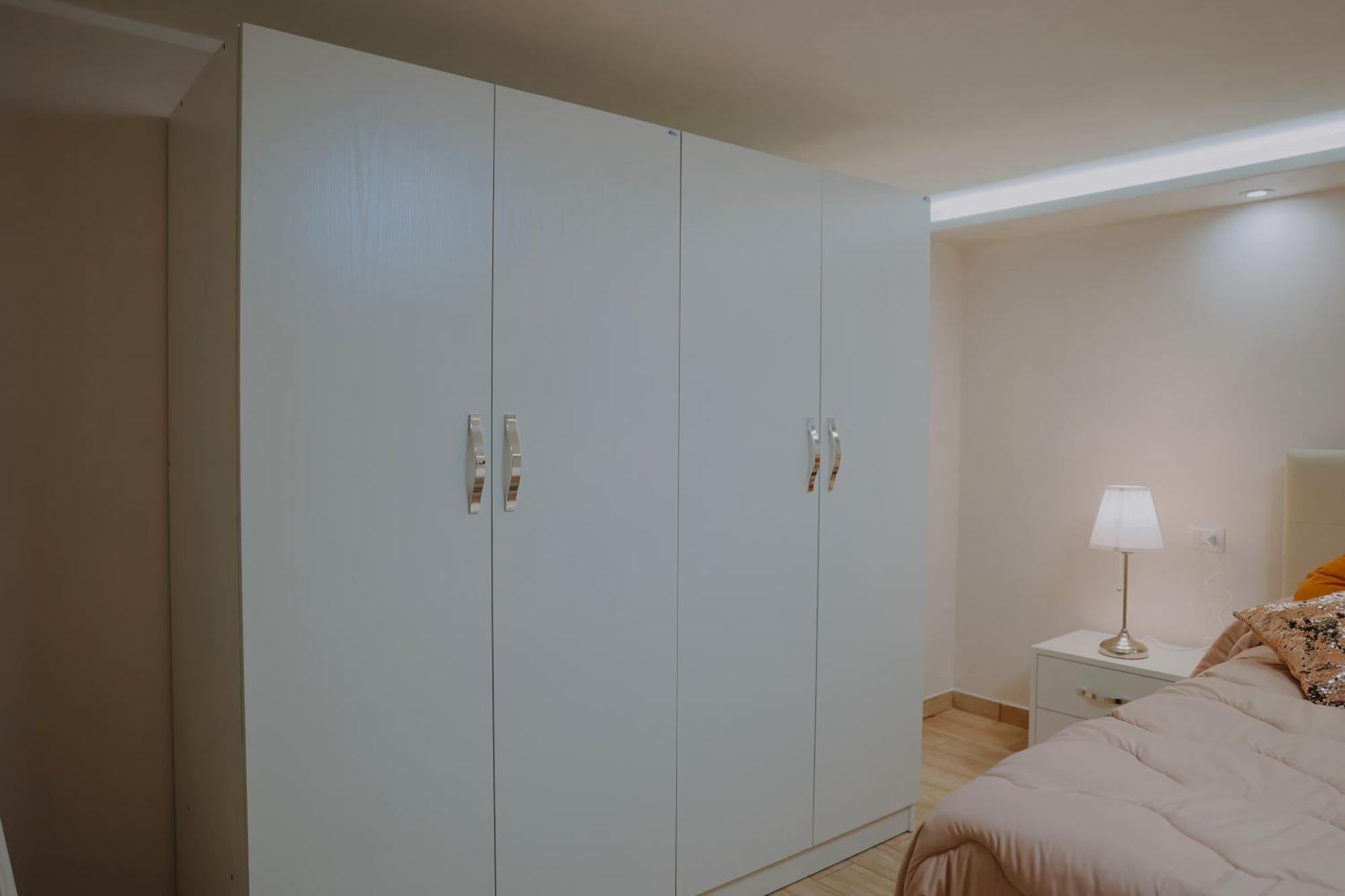 Apartament L'Ospite Napoletano Neapol Zewnętrze zdjęcie