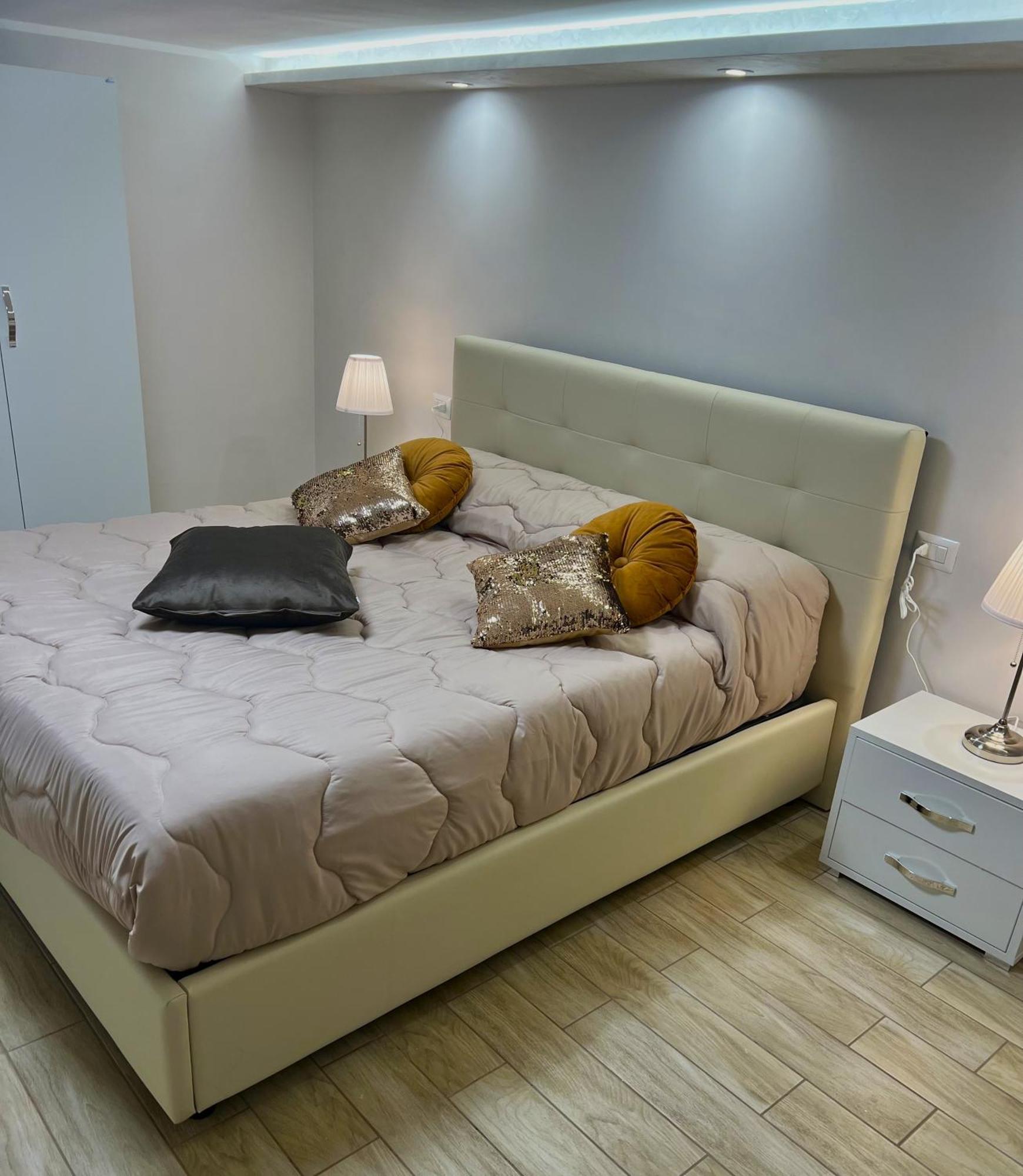Apartament L'Ospite Napoletano Neapol Zewnętrze zdjęcie
