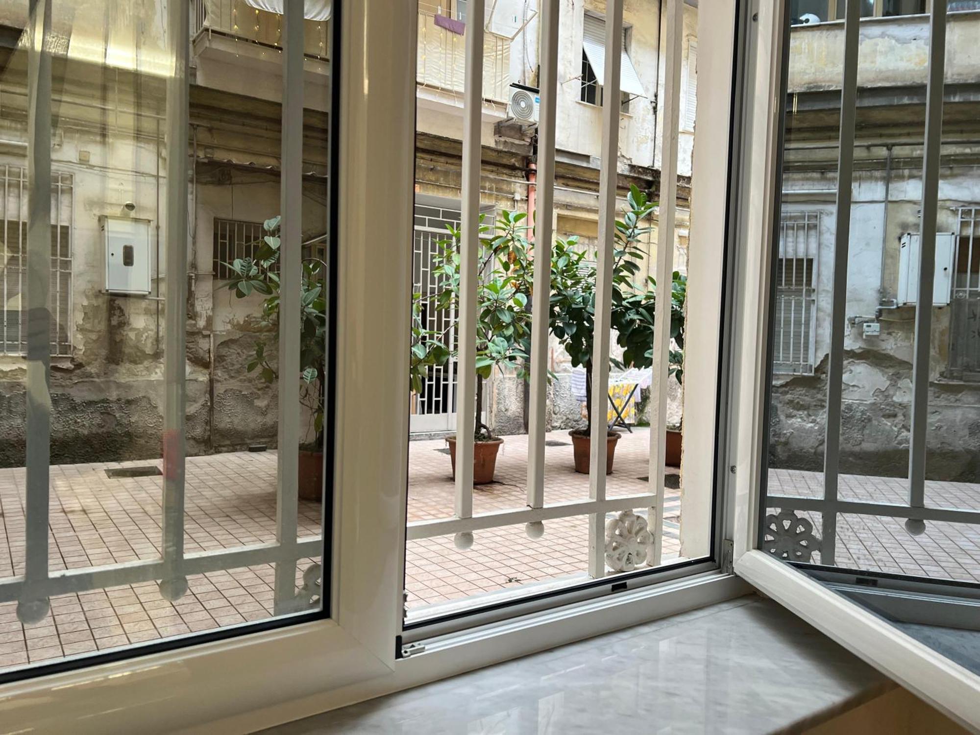 Apartament L'Ospite Napoletano Neapol Zewnętrze zdjęcie
